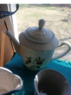Ceramic Teapot with Strawberry Motif 7 Pc Set Susana by Tabletops Unlimited
